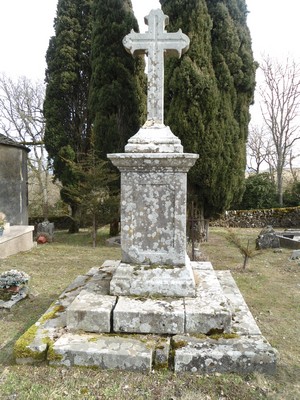 Olonzac 12490 cimetière croix
